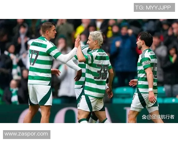 圣约翰斯通与凯尔特人激战正酣足球盛宴引发球迷热情高涨